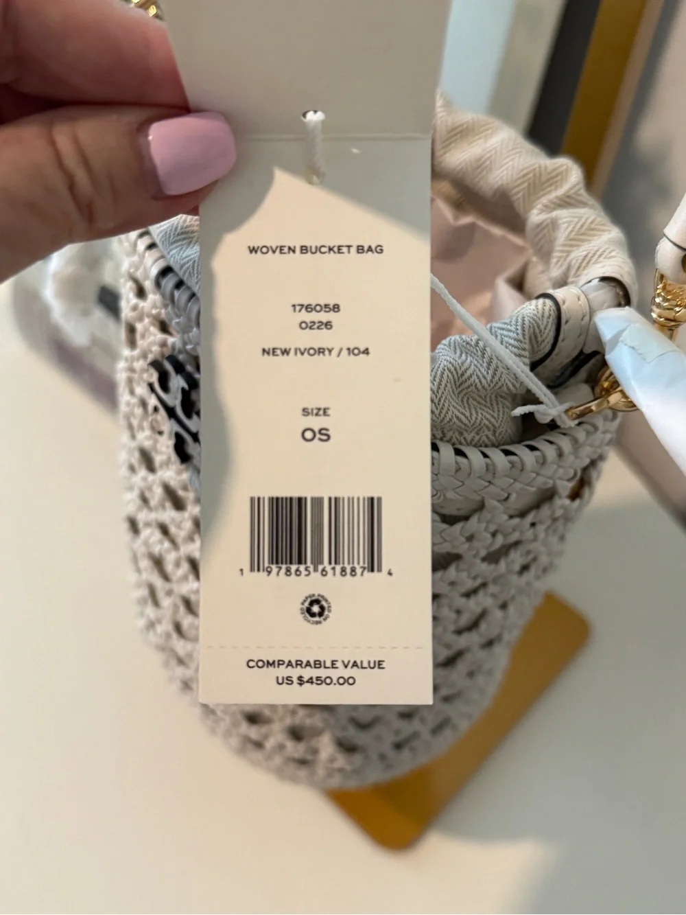 Tory Burch woven bucket bag, honeycomb “new ivory” leather shoulder strap NWT